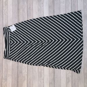 NWT Liz Claiborne petite Maxi skirt